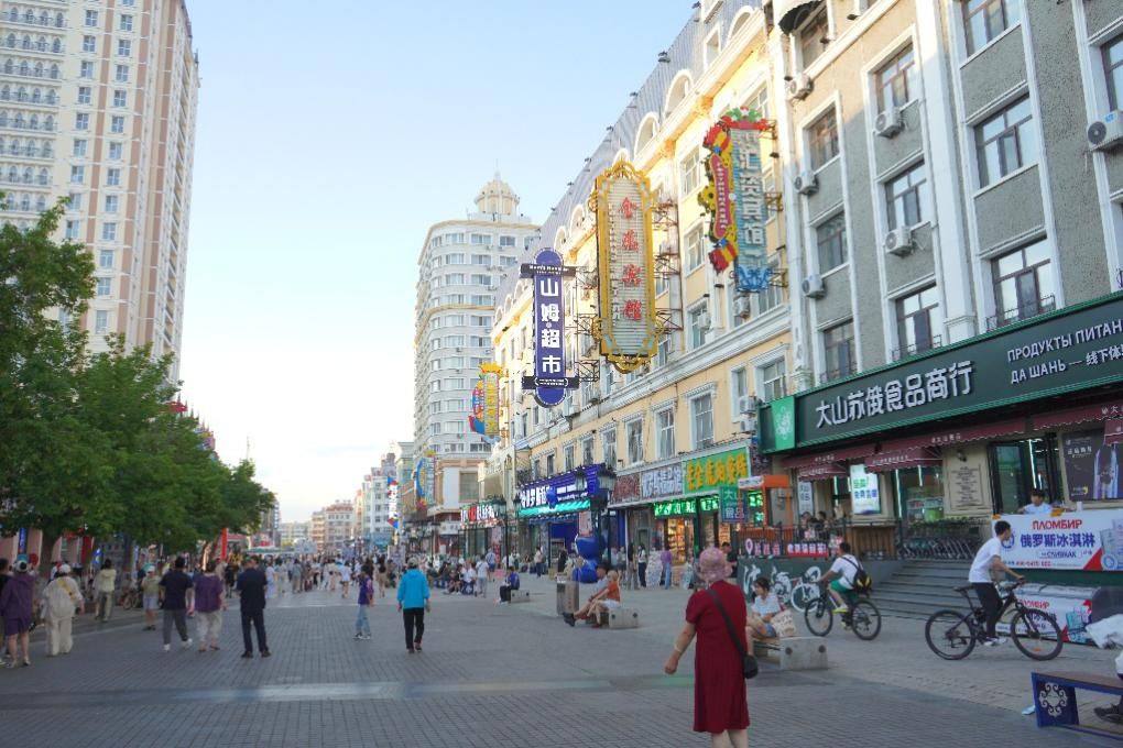 高温天气加剧催热避暑游